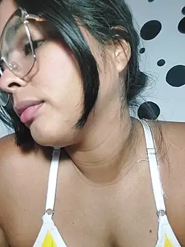 Snapshot of missmelissa_ chatting on 04-19-26, 02:12 missmelissa online show from 04-19-26, 02:12