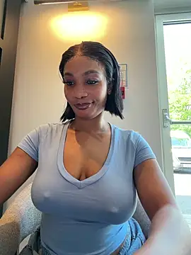 Snapshot of __Nessa__ chatting on 05-24-26, 11:43 Nessa online show from 05-24-26, 11:43