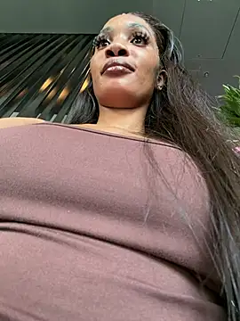 Snapshot of __Nessa__ chatting on 06-18-26, 11:48 Nessa online show from 06-18-26, 11:48