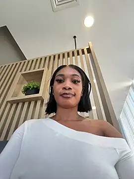 Snapshot of __Nessa__ chatting on 07-11-26, 11:32 Nessa online show from 07-11-26, 11:32