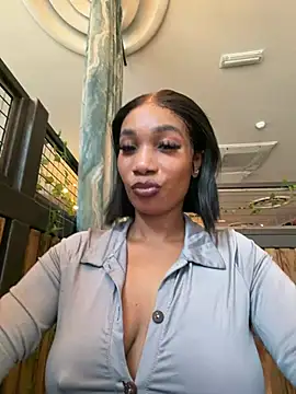 Snapshot of __Nessa__ chatting on 07-17-26, 11:40 Nessa online show from 07-17-26, 11:40