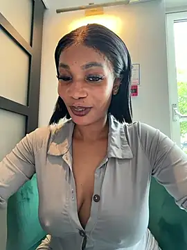 Snapshot of __Nessa__ chatting on 06-20-26, 11:37 Nessa online show from 06-20-26, 11:37