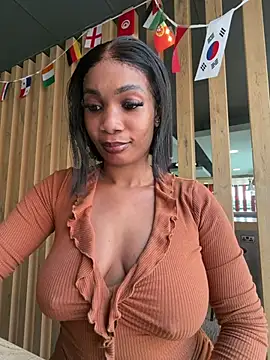 Snapshot of __Nessa__ chatting on 07-12-26, 11:22 Nessa online show from 07-12-26, 11:22