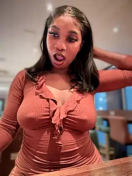 Snapshot of __Nessa__ chatting on 10-17-25, 11:12   Nessa   online show from 10-17-25, 11:12