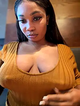 Snapshot of __Nessa__ chatting on 12-08-24, 11:35   Nessa   online show from 12-08-24, 11:35