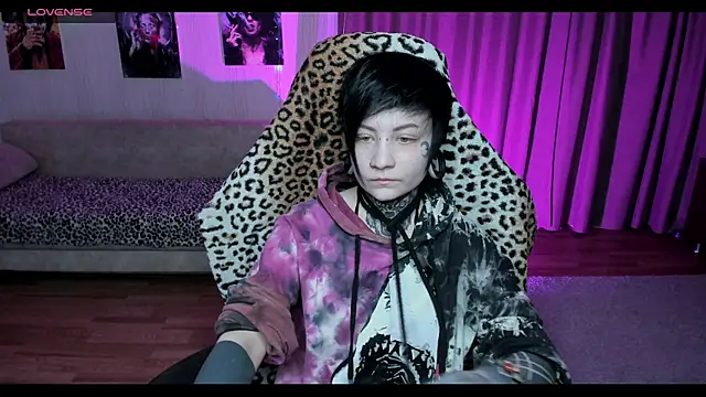 Snapshot of acid_trip1l chatting on 01-19-25, 06:53 acid trip1l online show from 01-19-25, 06:53