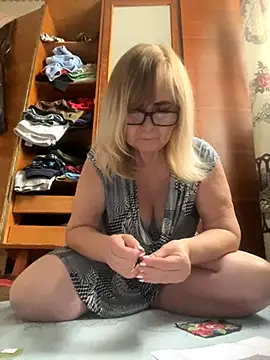 Snapshot of Irina2909@xh chatting on 10-19-25, 10:29 Irina2909xh online show from 10-19-25, 10:29