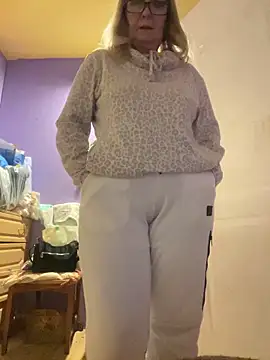 Snapshot of Irina2909@xh chatting on 02-10-26, 05:12 Irina2909xh online show from 02-10-26, 05:12