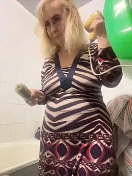 Snapshot of Irina2909@xh chatting on 10-18-25, 09:11 Irina2909xh online show from 10-18-25, 09:11