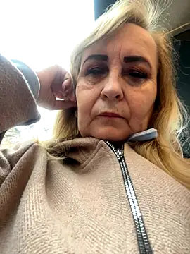 Snapshot of Irina2909@xh chatting on 11-27-25, 10:59 Irina2909xh online show from 11-27-25, 10:59