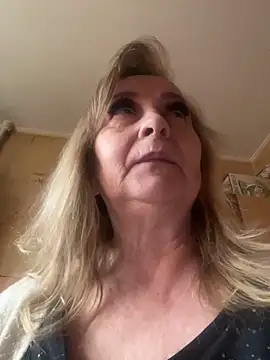 Snapshot of Irina2909@xh chatting on 12-23-25, 10:47 Irina2909xh online show from 12-23-25, 10:47