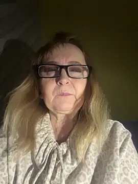 Snapshot of Irina2909@xh chatting on 02-18-26, 12:08 Irina2909xh online show from 02-18-26, 12:08