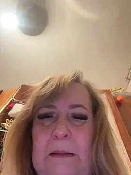 Snapshot of Irina2909@xh chatting on 05-17-26, 12:10 Irina2909xh online show from 05-17-26, 12:10