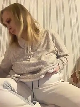 Snapshot of Irina2909@xh chatting on 02-25-26, 06:30 Irina2909xh online show from 02-25-26, 06:30