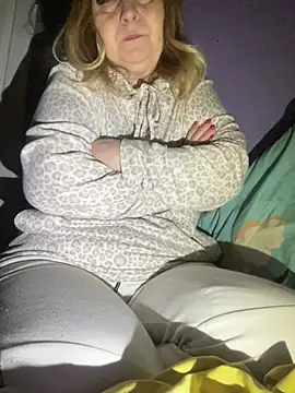 Snapshot of Irina2909@xh chatting on 02-05-26, 04:52 Irina2909xh online show from 02-05-26, 04:52