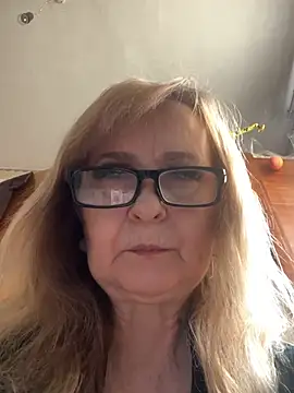 Snapshot of Irina2909@xh chatting on 05-30-26, 08:09 Irina2909xh online show from 05-30-26, 08:09