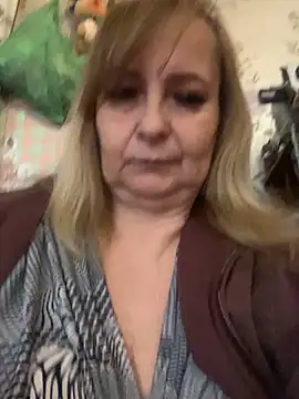 Snapshot of Irina2909@xh chatting on 12-21-25, 09:44 Irina2909xh online show from 12-21-25, 09:44