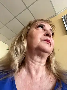 Snapshot of Irina2909@xh chatting on 07-17-26, 09:17 Irina2909xh online show from 07-17-26, 09:17