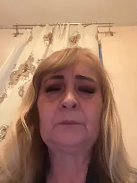 Snapshot of Irina2909@xh chatting on 10-25-25, 10:54 Irina2909xh online show from 10-25-25, 10:54