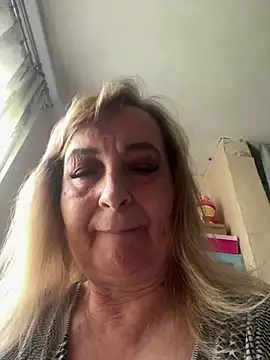 Snapshot of Irina2909@xh chatting on 06-27-26, 09:15 Irina2909xh online show from 06-27-26, 09:15