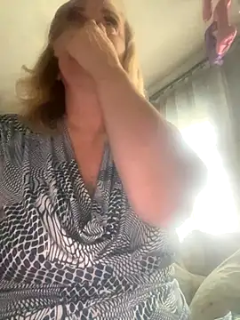 Snapshot of Irina2909@xh chatting on 11-23-25, 08:35 Irina2909xh online show from 11-23-25, 08:35