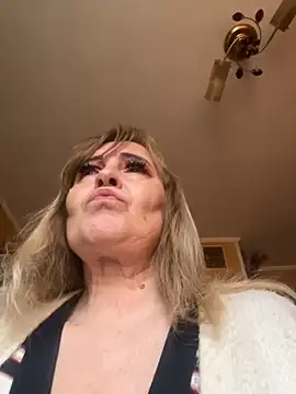 Snapshot of Irina2909@xh chatting on 10-22-25, 06:57 Irina2909xh online show from 10-22-25, 06:57