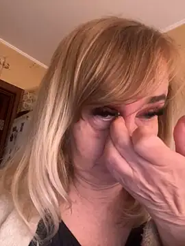 Snapshot of Irina2909@xh chatting on 10-28-25, 07:51 Irina2909xh online show from 10-28-25, 07:51