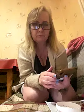 Snapshot of Irina2909@xh chatting on 12-18-25, 01:22 Irina2909xh online show from 12-18-25, 01:22