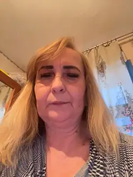 Snapshot of Irina2909@xh chatting on 12-05-25, 12:37 Irina2909xh online show from 12-05-25, 12:37