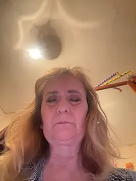 Snapshot of Irina2909@xh chatting on 07-18-26, 06:05 Irina2909xh online show from 07-18-26, 06:05