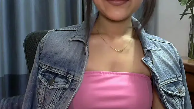 Snapshot of selen_5 chatting on 01-15-25, 07:01 selen 5 online show from 01-15-25, 07:01