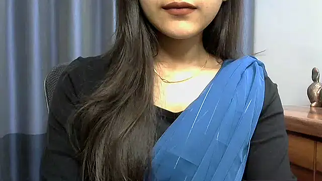 Snapshot of selen_5 chatting on 02-15-25, 07:17 selen 5 online show from 02-15-25, 07:17