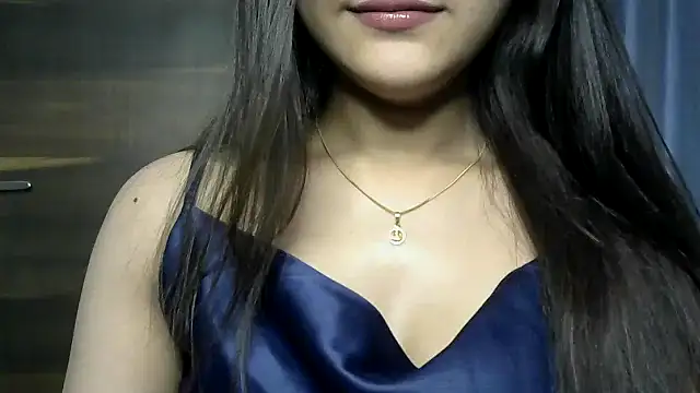 Snapshot of selen_5 chatting on 09-17-25, 06:10 selen 5 online show from 09-17-25, 06:10