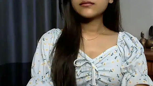 Snapshot of selen_5 chatting on 03-09-25, 06:11 selen 5 online show from 03-09-25, 06:11
