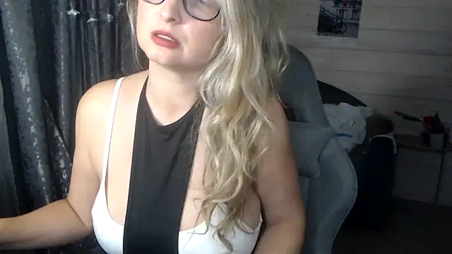 RubiLakros online show from 10-24-25, 06:51