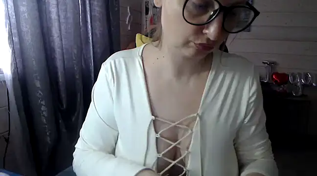 RubiLakros online show from 03-10-25, 07:44