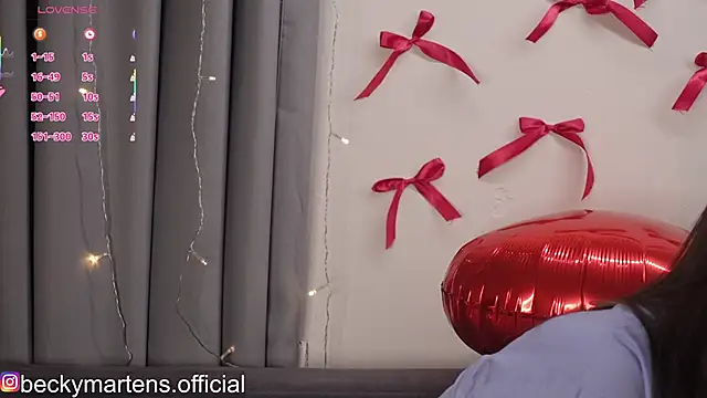 Snapshot of BeckyMartens chatting on 02-13-26, 04:23 BeckyMartens online show from 02-13-26, 04:23