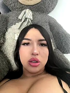 hollyprincess 2 online show from 11-17-25, 01:31