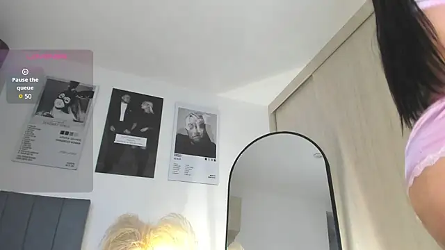 Snapshot of hollyprincess_2 chatting on 02-27-26, 06:02 hollyprincess 2 online show from 02-27-26, 06:02