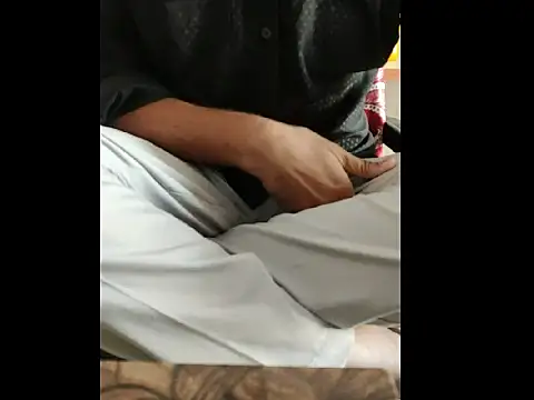 Snapshot of Big_boss_ind chatting on 01-14-25, 04:25 Big boss ind online show from 01-14-25, 04:25