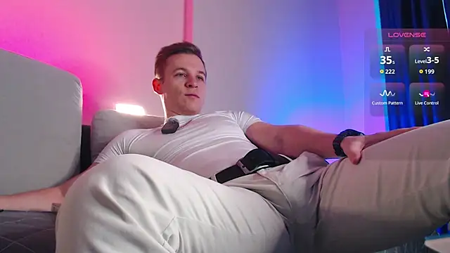 S3Xyes online show from 04-24-26, 03:08