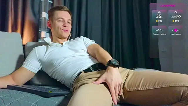 S3Xyes online show from 12-17-25, 01:10