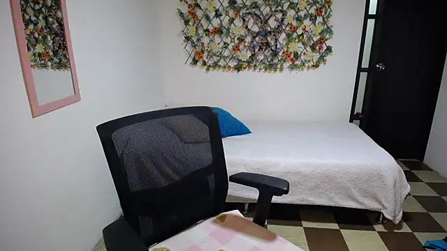 Sofi 5249  online show from 02-27-25, 02:35