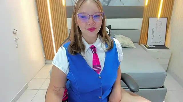 LEYNABRAUN online show from 10-31-25, 12:57