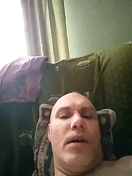 Snapshot of Sam_Colt chatting on 12-21-25, 08:38 Sam Colt online show from 12-21-25, 08:38