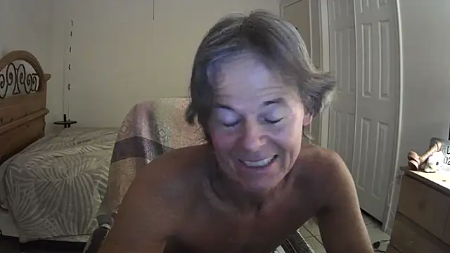 Snapshot of nakeedcowboi65 chatting on 06-07-26, 06:07 nakeedcowboi65 online show from 06-07-26, 06:07