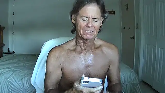 Snapshot of nakeedcowboi65 chatting on 07-25-26, 11:33 nakeedcowboi65 online show from 07-25-26, 11:33