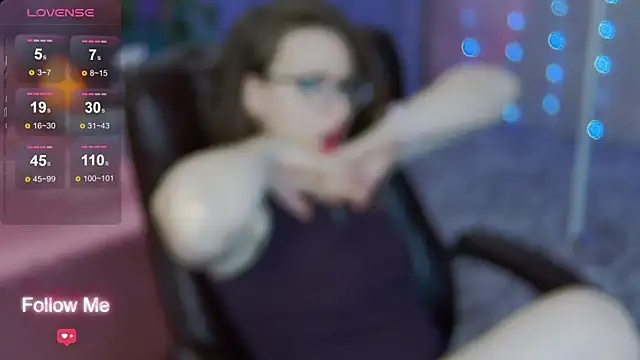 Snapshot of AngelaWhiti chatting on 01-18-25, 06:10 AngelaWhiti online show from 01-18-25, 06:10