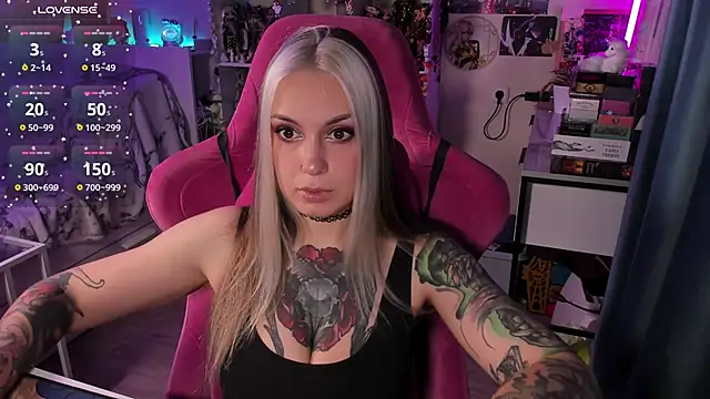 ChloeKohaku online show from 12-16-25, 11:25