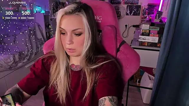 ChloeKohaku online show from 11-22-25, 08:57